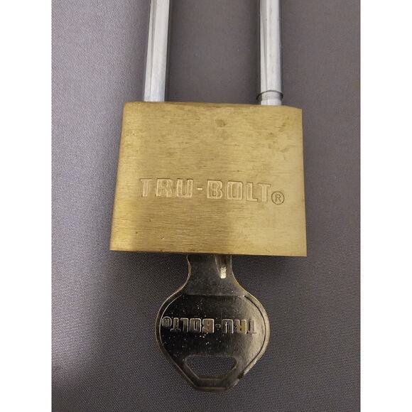 Vintage Tru-Bolt Brass 2-3/4" Longneck Padlock w/Key - Picture 2 of 6